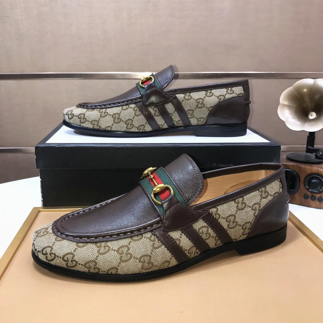 Men's shoes 💰600💰 Brand: GUCCI (Gucci) Standard size: Men's size 38/44 (45 can be customized) Grade: Same as the official website Original quality Material: Original cowhide Water-dyed cowhide lining Original rubber outsole Style category: Men's fashionable casual leather shoes Distinguished big-name luxury elements Top luxury Color: Actual picture